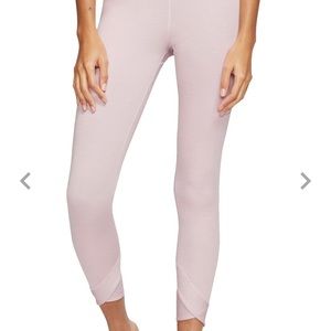 NWT🦄 NIKE YOGA LEGGINGS